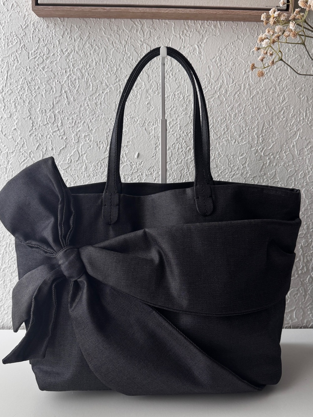 Valentino Garavani Black Bow-Accent Shoulder Bag